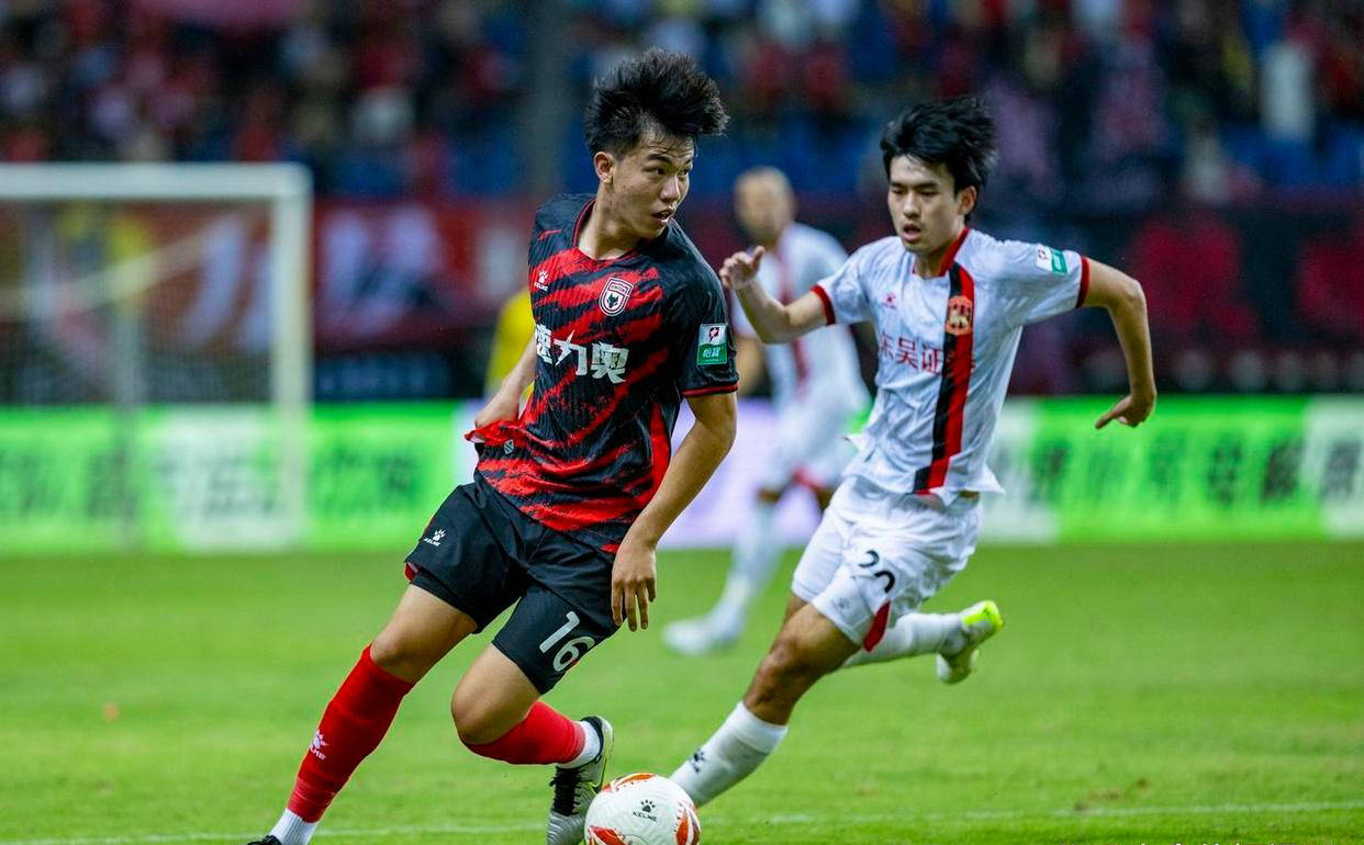 4-0大胜！留洋新星连场破门，助德甲劲旅青训队晋级，却意外未获国少征召